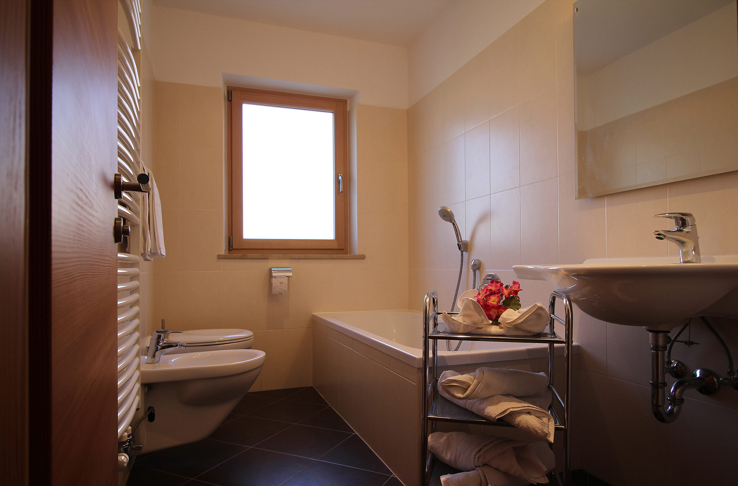 Granit Seceda badroom Ortisei